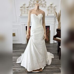Demetrios 3209 White Crystal Detail Sweetheart Strapless Wedding Dress sz 8